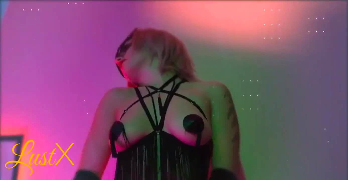 Kira Video Hintergrund
