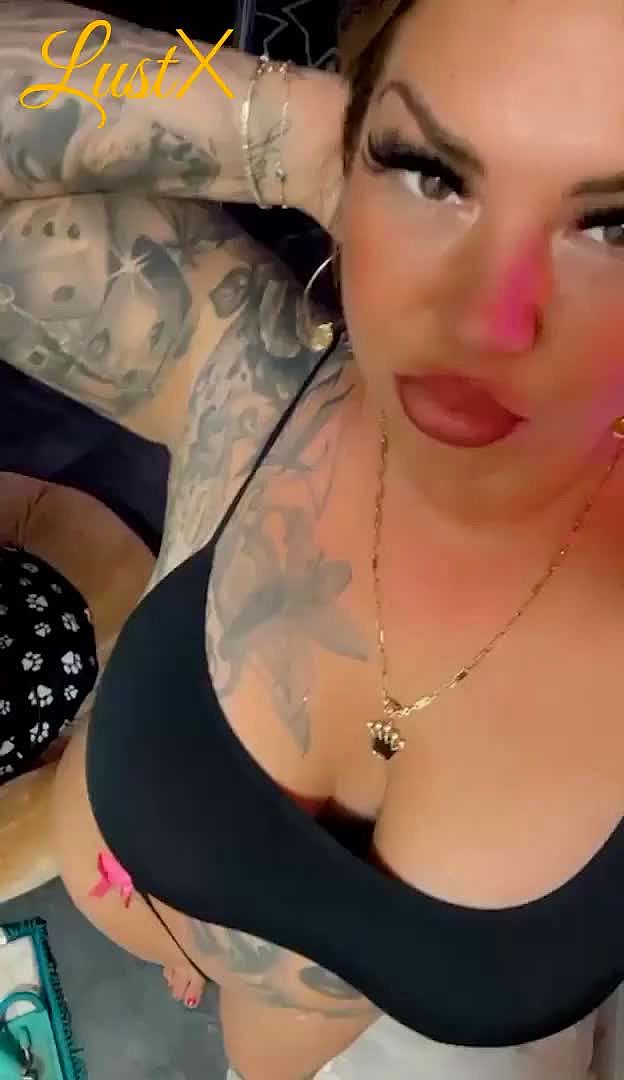 LEYLA DELUXE Video Hintergrund