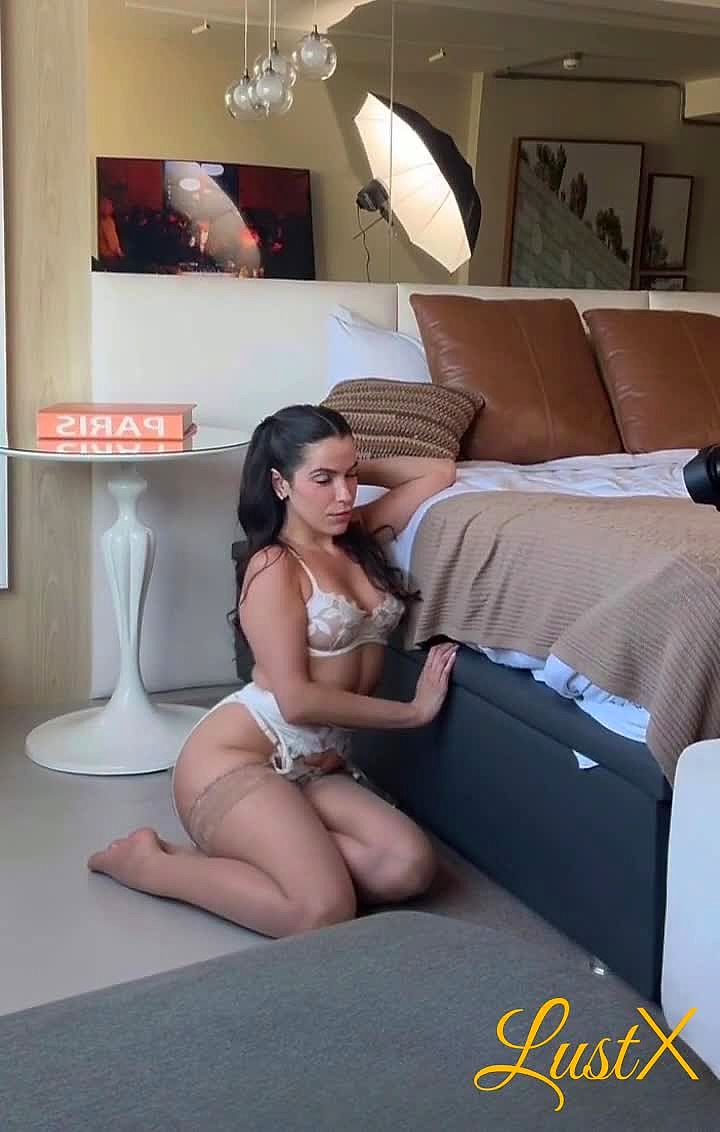 Gabrielle Video Hintergrund