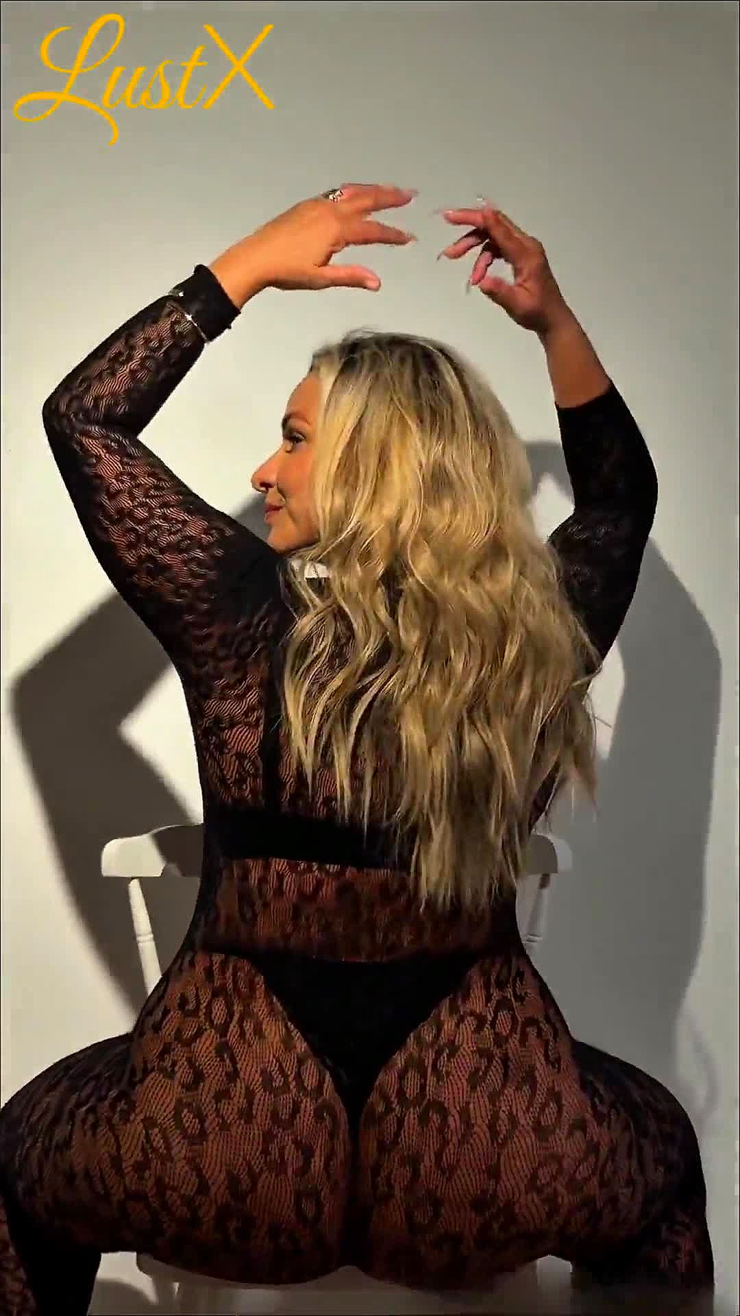 Samantha Velvet Video Background