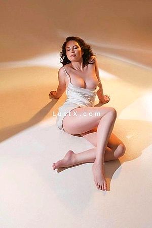 Virona - Escort Girl Frankfurt