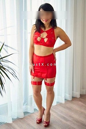 Mini Sato - Escort Girl Düsseldorf