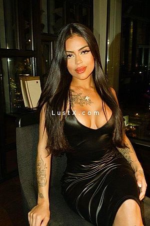 Mia - Escort Girl Düsseldorf