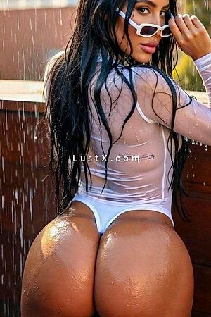 Suzy - Berlin Escorts