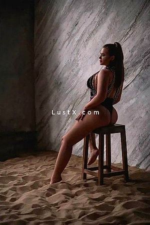 Hana - Escort Girl München