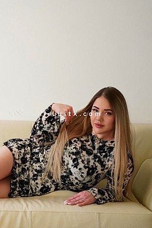 Gabi Photo #3