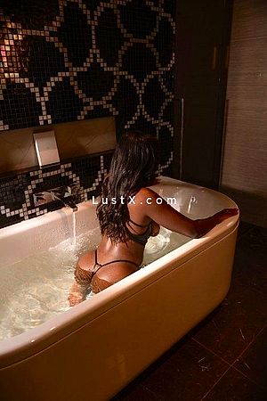 Athena - Escort Girl Frankfurt
