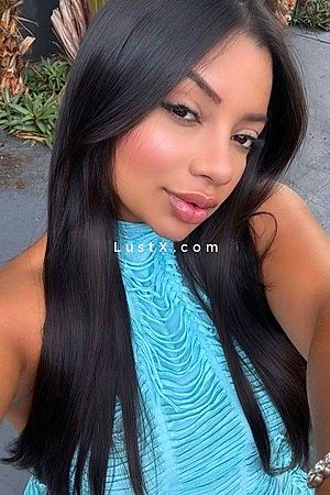 Iza Photo #3