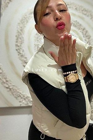 Myrella - Escort Girl Augsburg